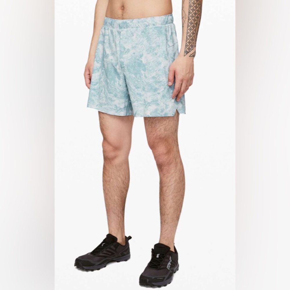 NWOT Lululemon Surge Short 6" *Liner
SubCelsius Dawn Blue Chambray